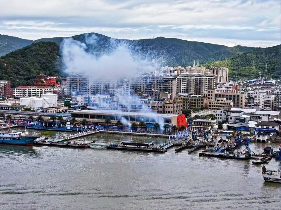 pjAIR, 选手们手提, 鱼肉鲜美得